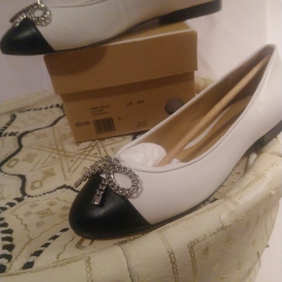 Michael Kors posey ballet black and white - Picture 3 of 5